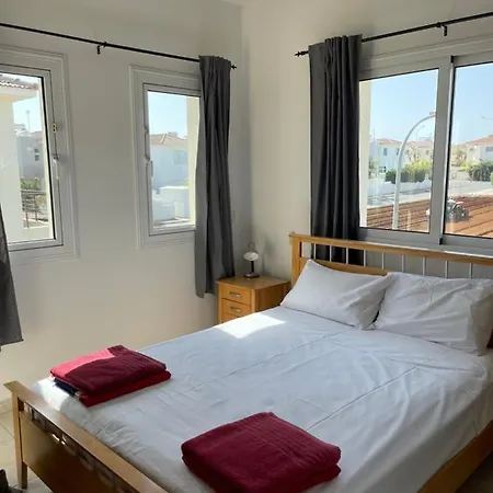 Beautiful Villa With Pool In Ayia Triada Cyprus باراليمني