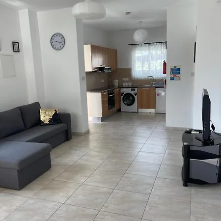 Beautiful Villa With Pool In Ayia Triada Cyprus باراليمني