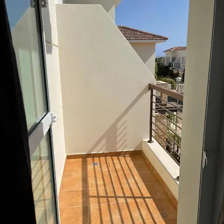 Beautiful Villa With Pool In Ayia Triada Cyprus فيلة باراليمني